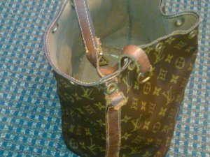 The Death of my Louis Vuitton Noe (bucket) purse – The Oracle Diary